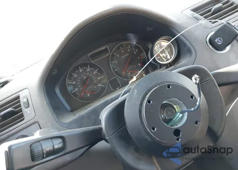 2008 Volvo C30 T5 R-Design/T5 Version 1.0/T5 Version 2.0 z USA, uszkodzony, nr VIN YV1MK672X82049982